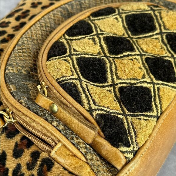 Clever Carriage Company Ponyhair Mixed Material Gorgeous Cheetah Print Hobo Bag - Picture 12 of 15